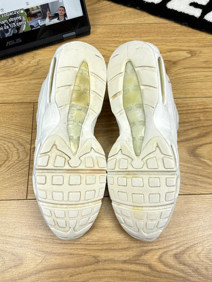 Nike Air Max 95 Essential Triple White — buty sportowe męskie w bardzo dobrym stanie rozmiar 46, zapiętki butów