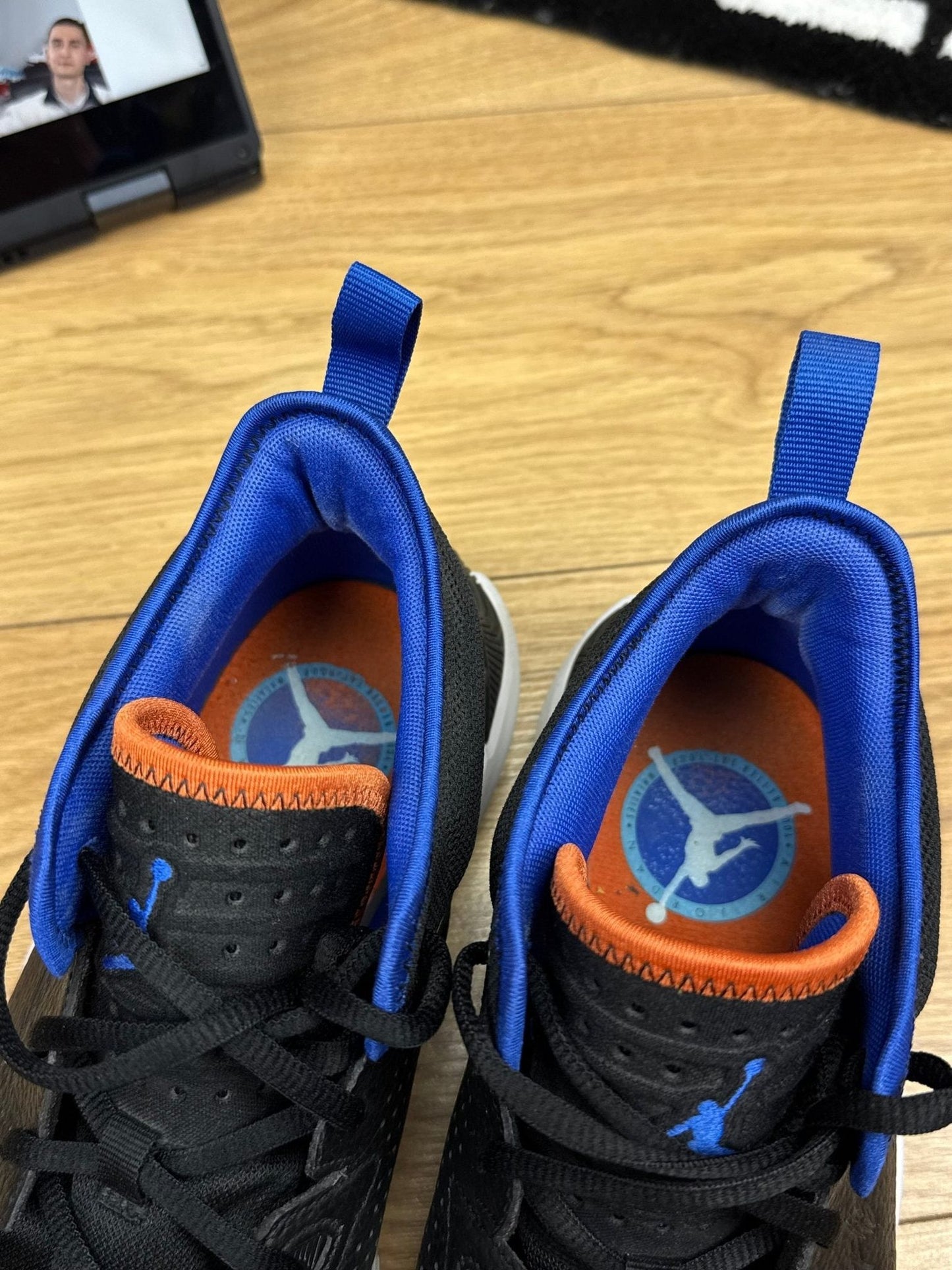 Jordan Stay Loyal 2 Knicks / Wheaties — buty sportowe męskie w bardzo dobrym stanie rozmiar 45.5, widok z boku
