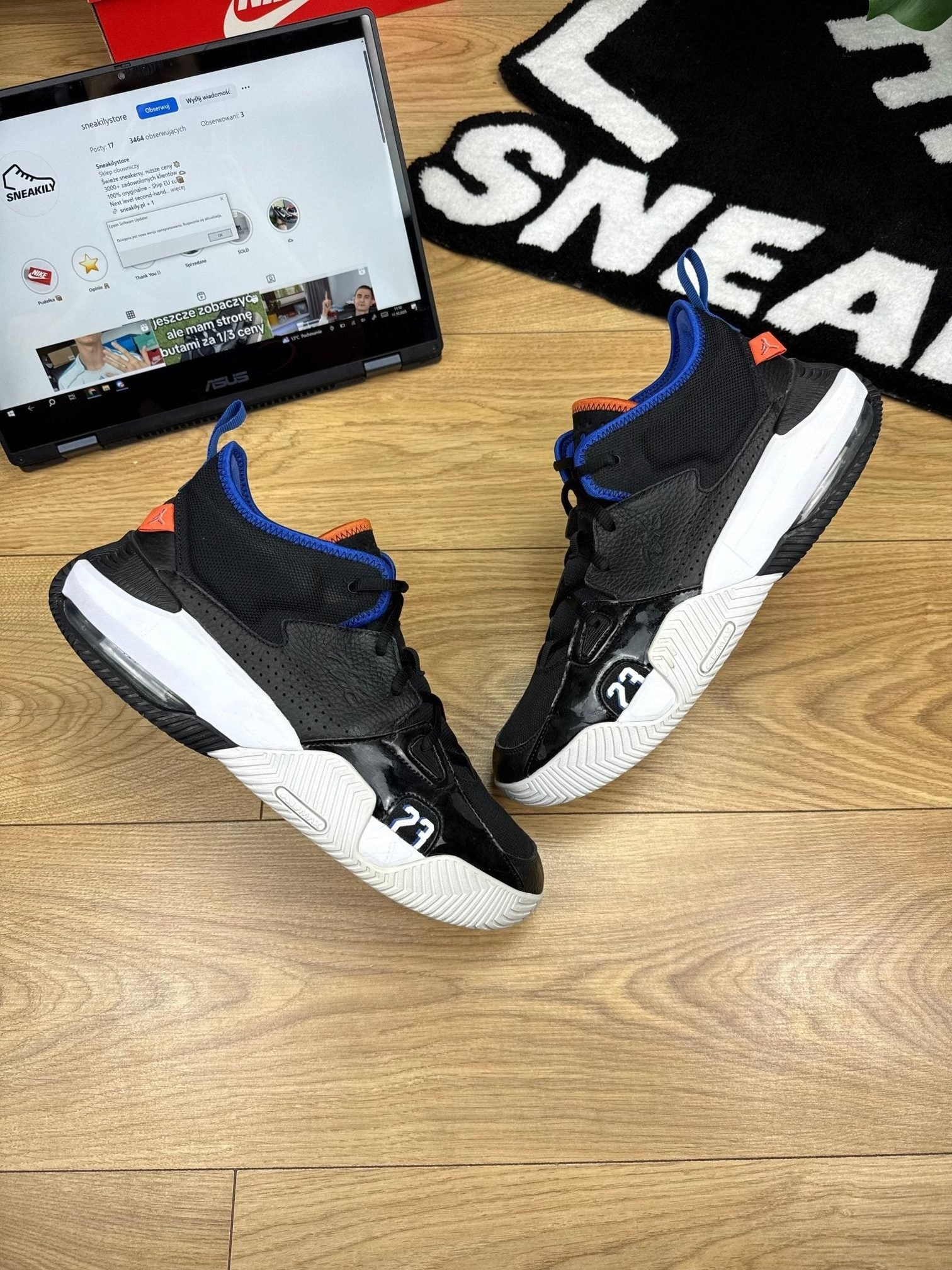 Jordan Stay Loyal 2 Knicks / Wheaties — buty sportowe męskie w bardzo dobrym stanie rozmiar 45.5, widok z góry na zewnętrzną stronę butów