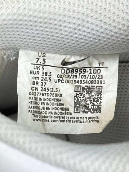 Nike Air Force 1 Low (38.5)