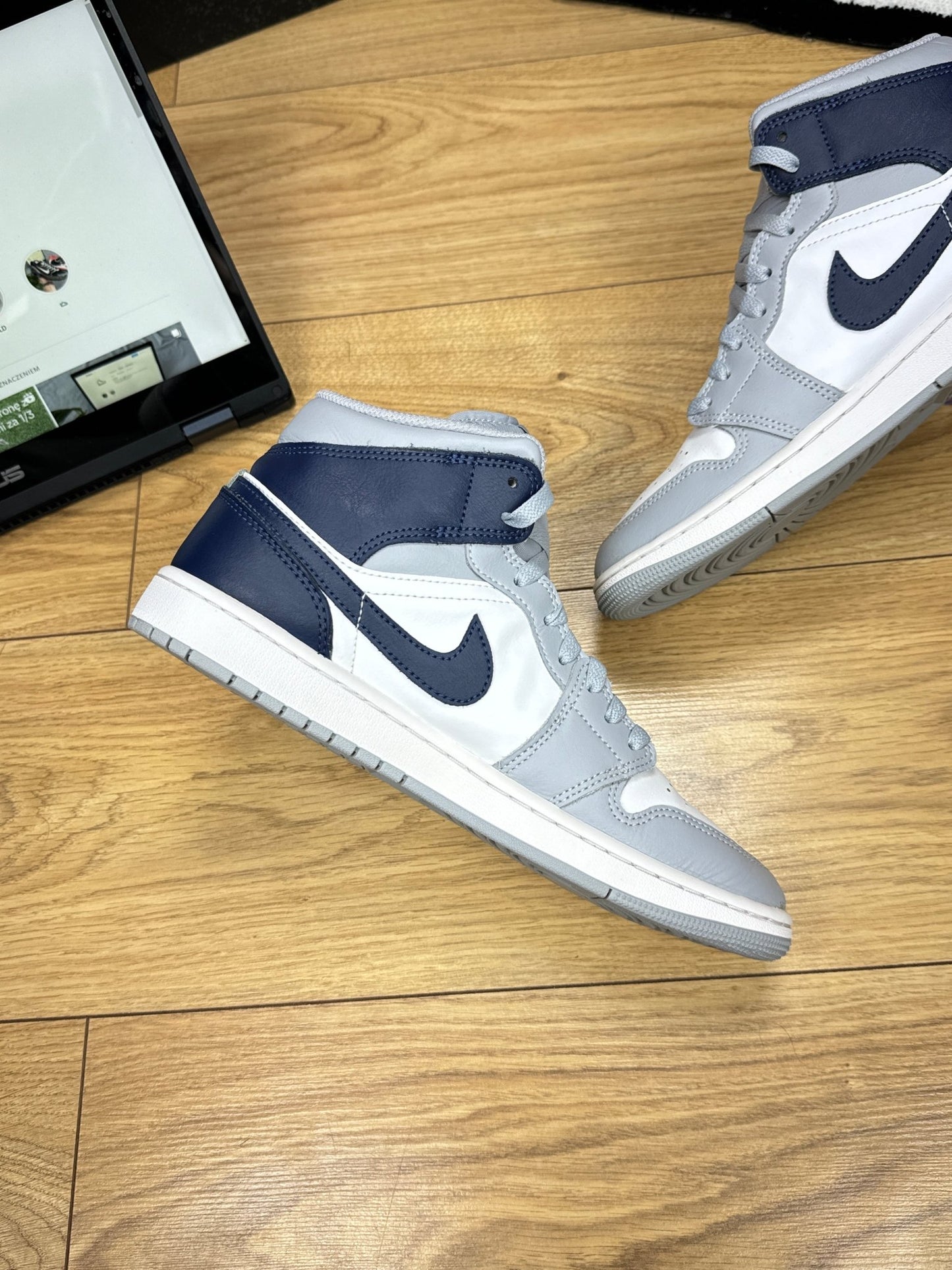 Nike Air Jordan 1 Mid (43)