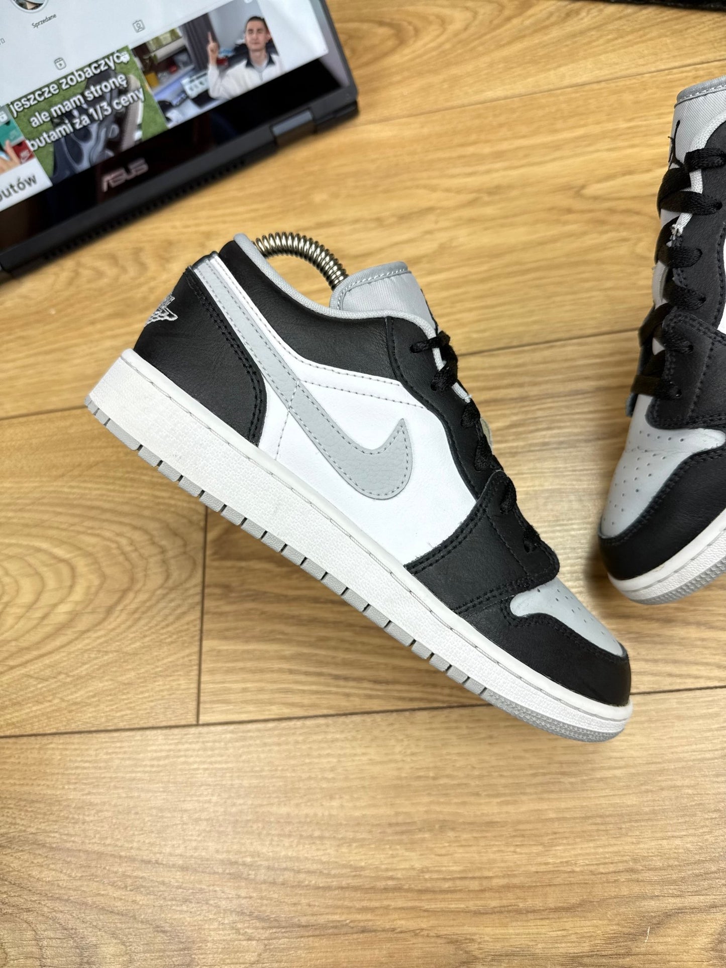 Nike Air Jordan 1 Low (37.5)