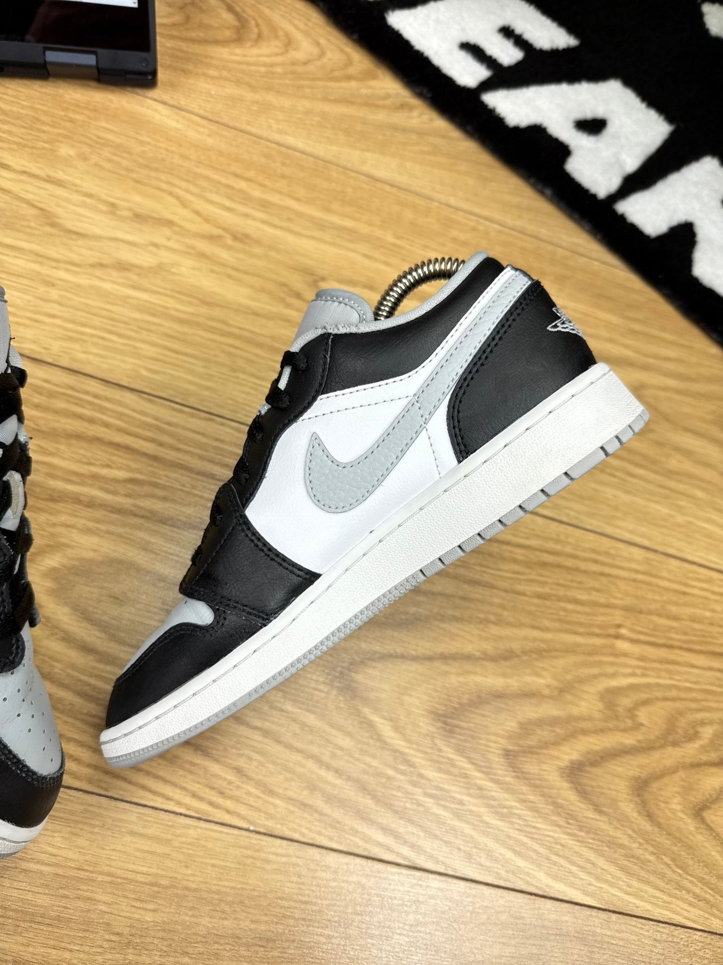 Nike Air Jordan 1 Low (37.5)