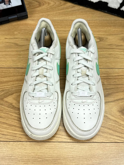 Nike Air Force 1 Low (40)