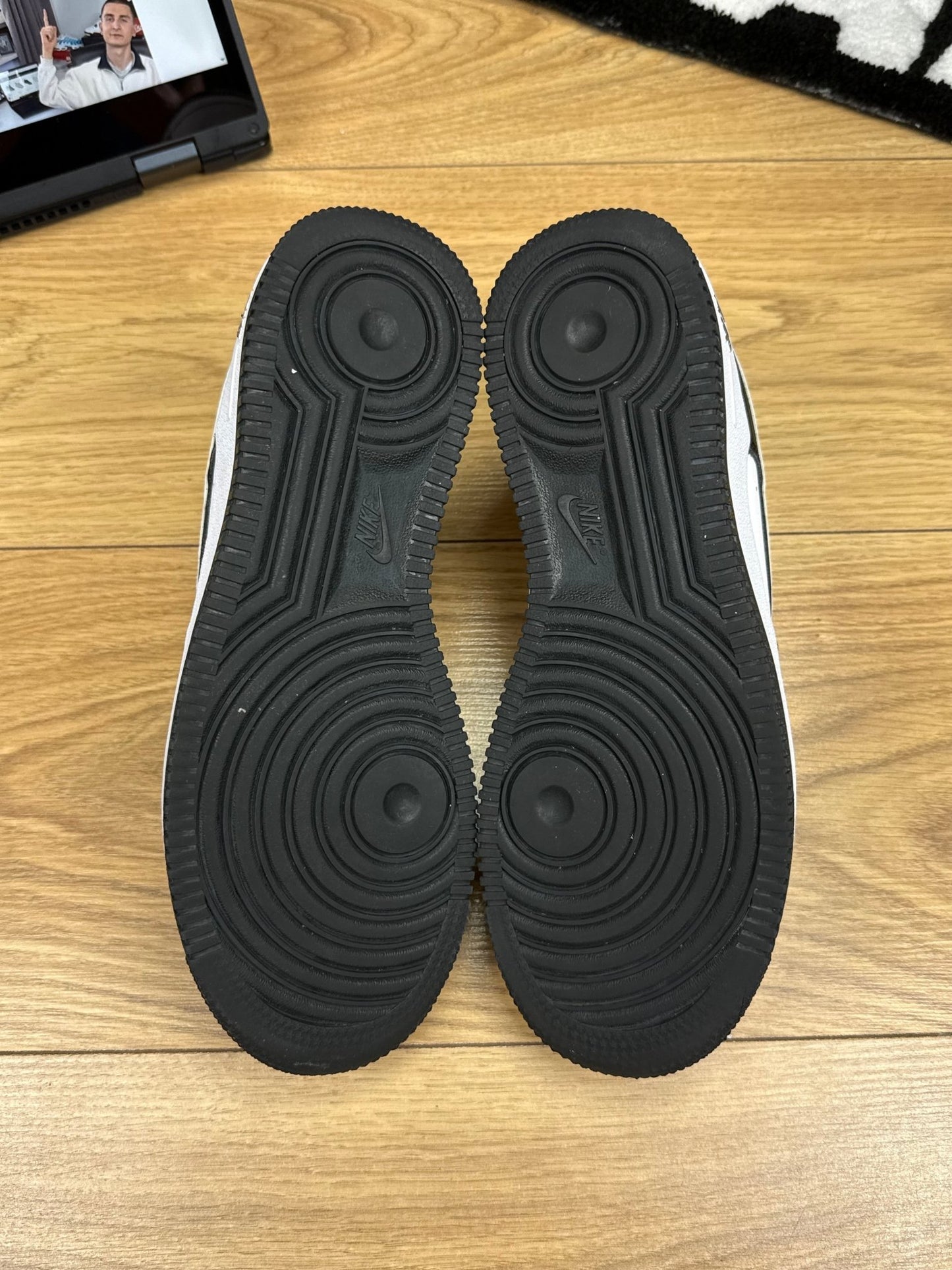 Nike Air Force 1 Low (40)