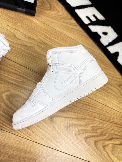 Nike Air Jordan 1 Mid (39)