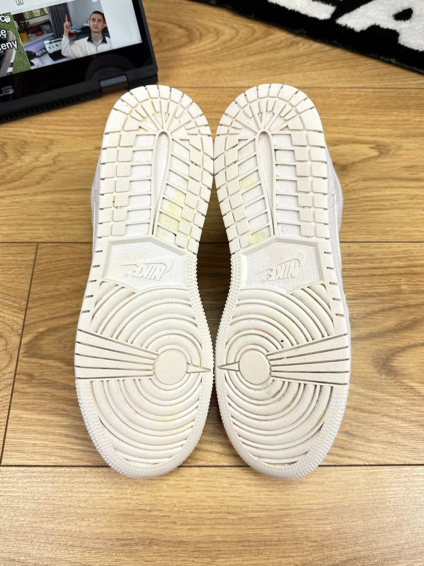 Nike Air Jordan 1 Mid (39)