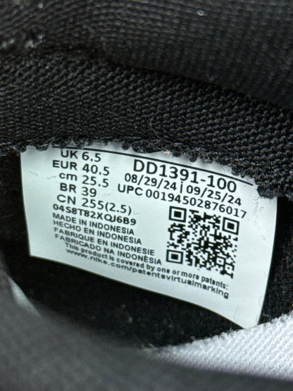 Nike Dunk low (40.5)