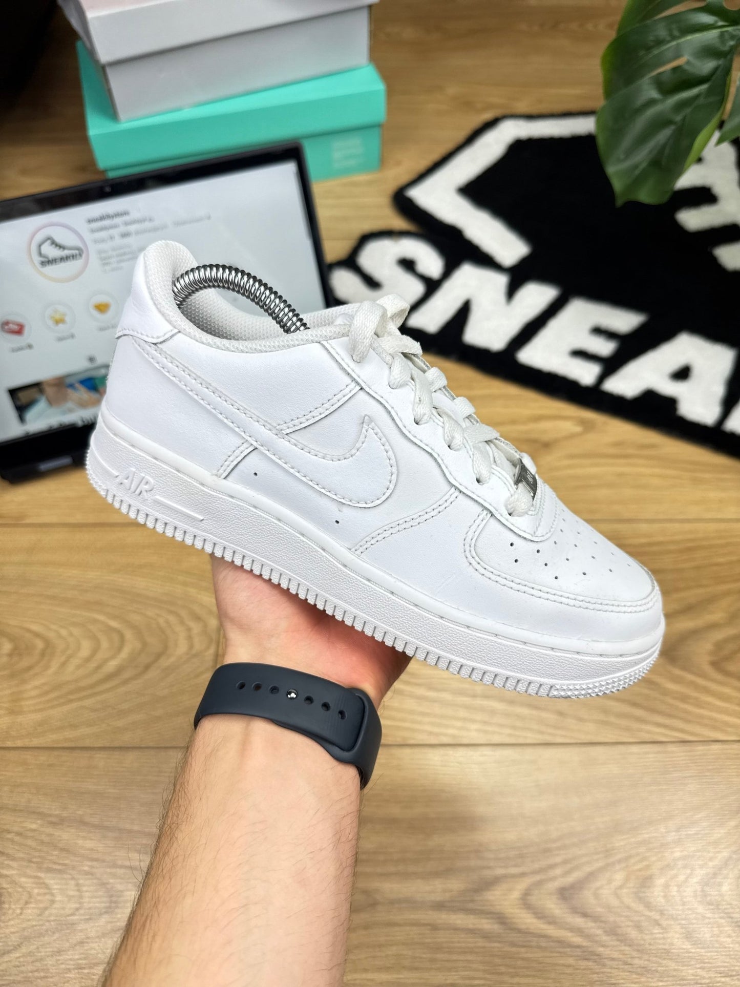 Nike Air Force 1 Low (37.5)