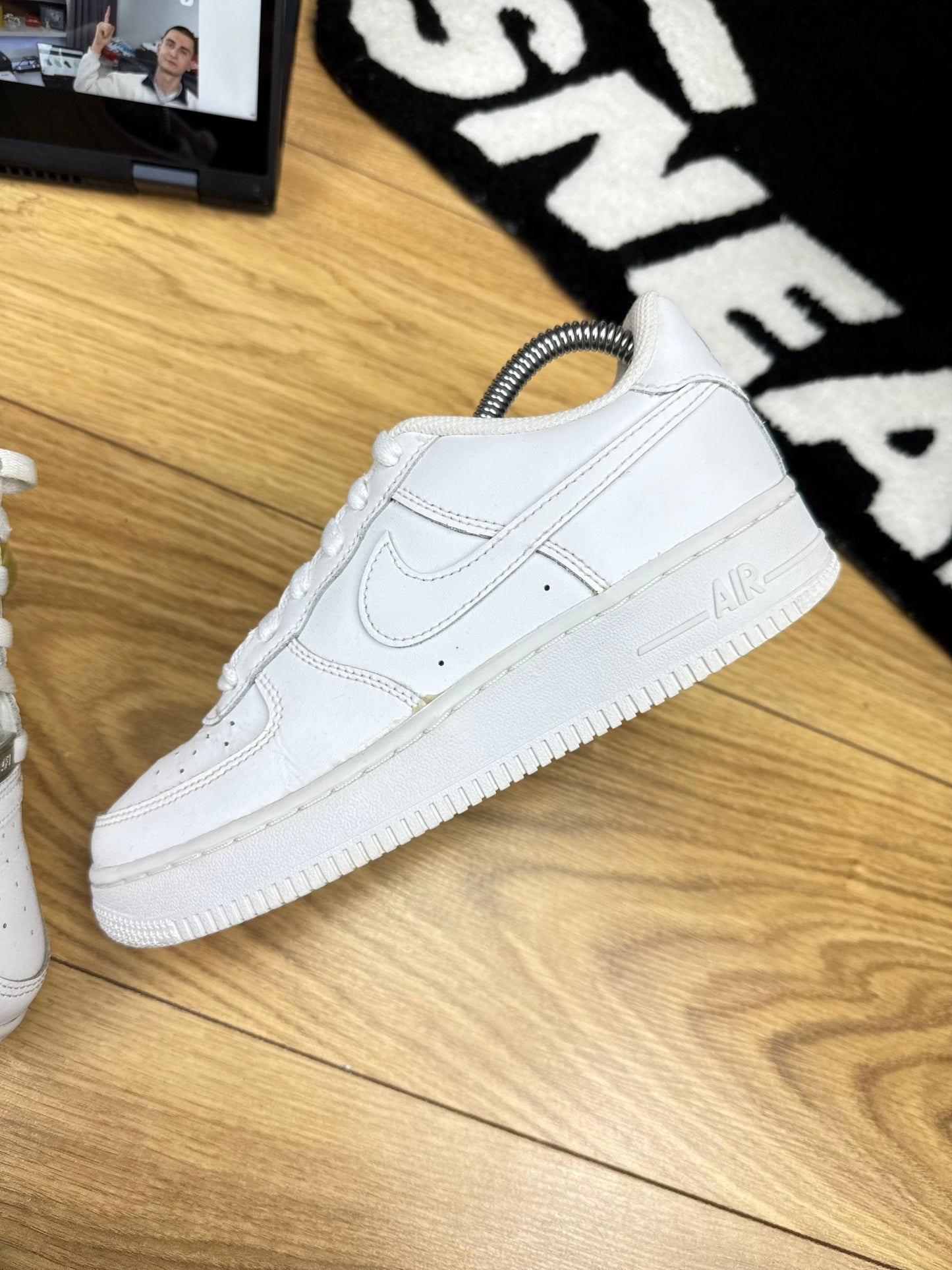 Nike Air Force 1 Low (37.5)