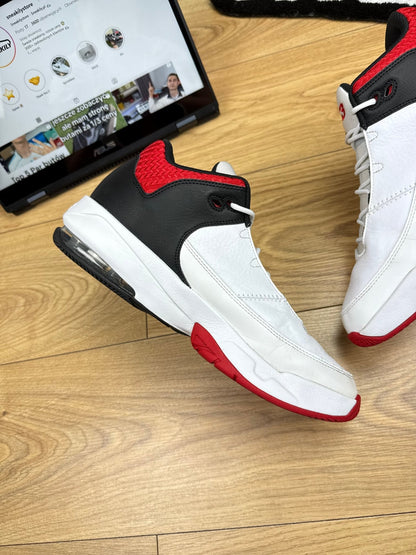 Nike Air Jordan Max Aura 3 (44.5)