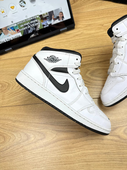 Nike Air Jordan 1 Mid (40)