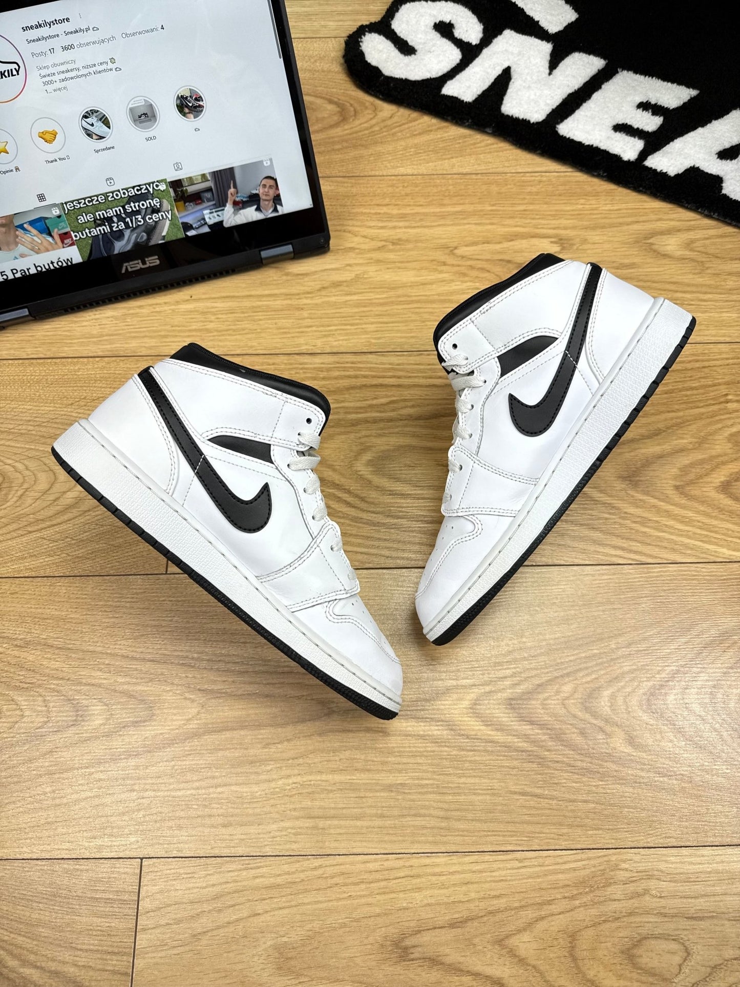 Nike Air Jordan 1 Mid (40)