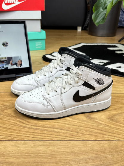 Nike Air Jordan 1 Mid (40)