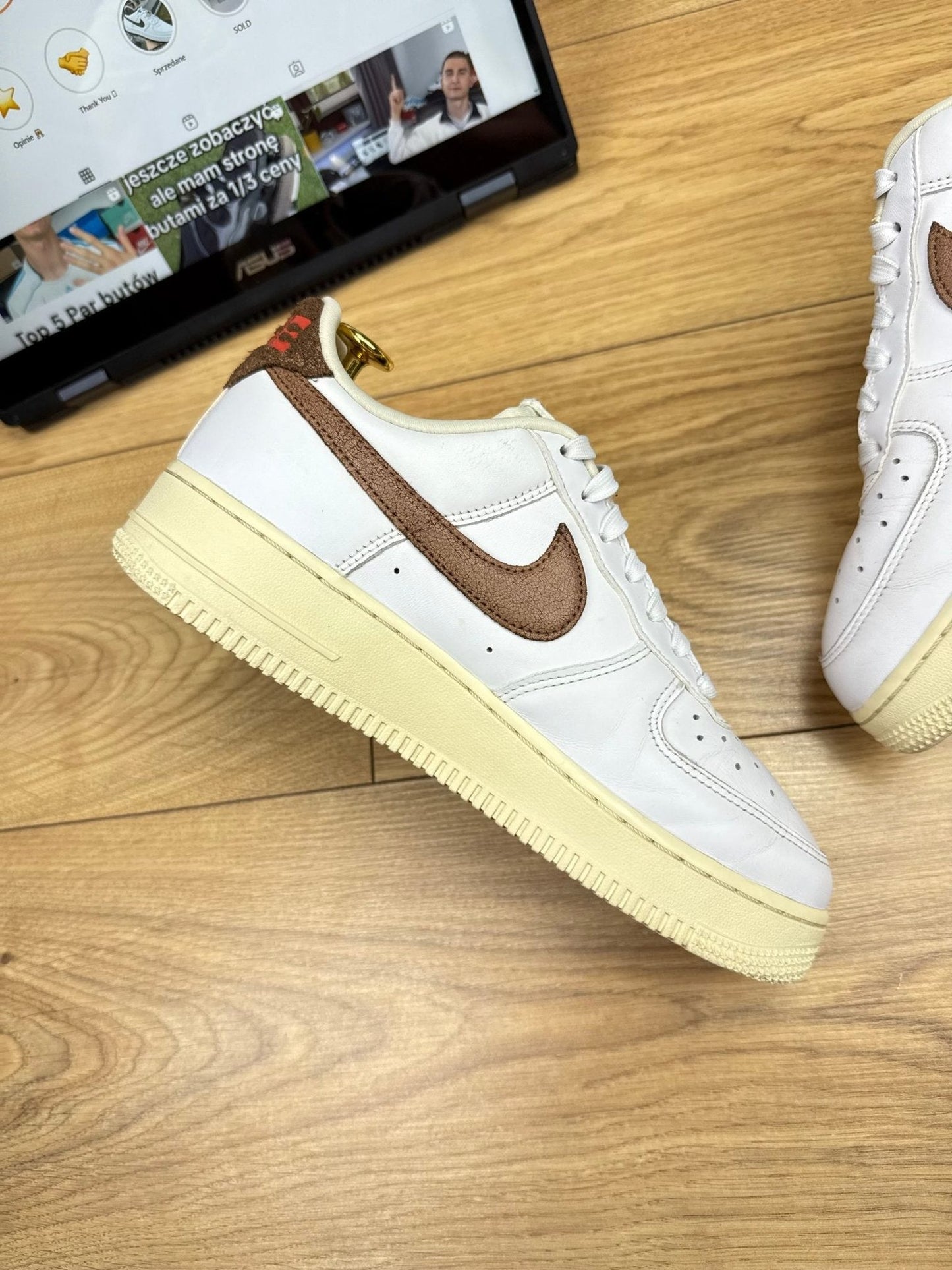 Nike Air Force 1 ’07 LX Coconut Milk — buty sportowe męskie w bardzo dobrym stanie rozmiar 39, wewnętrzny panel lewego buta