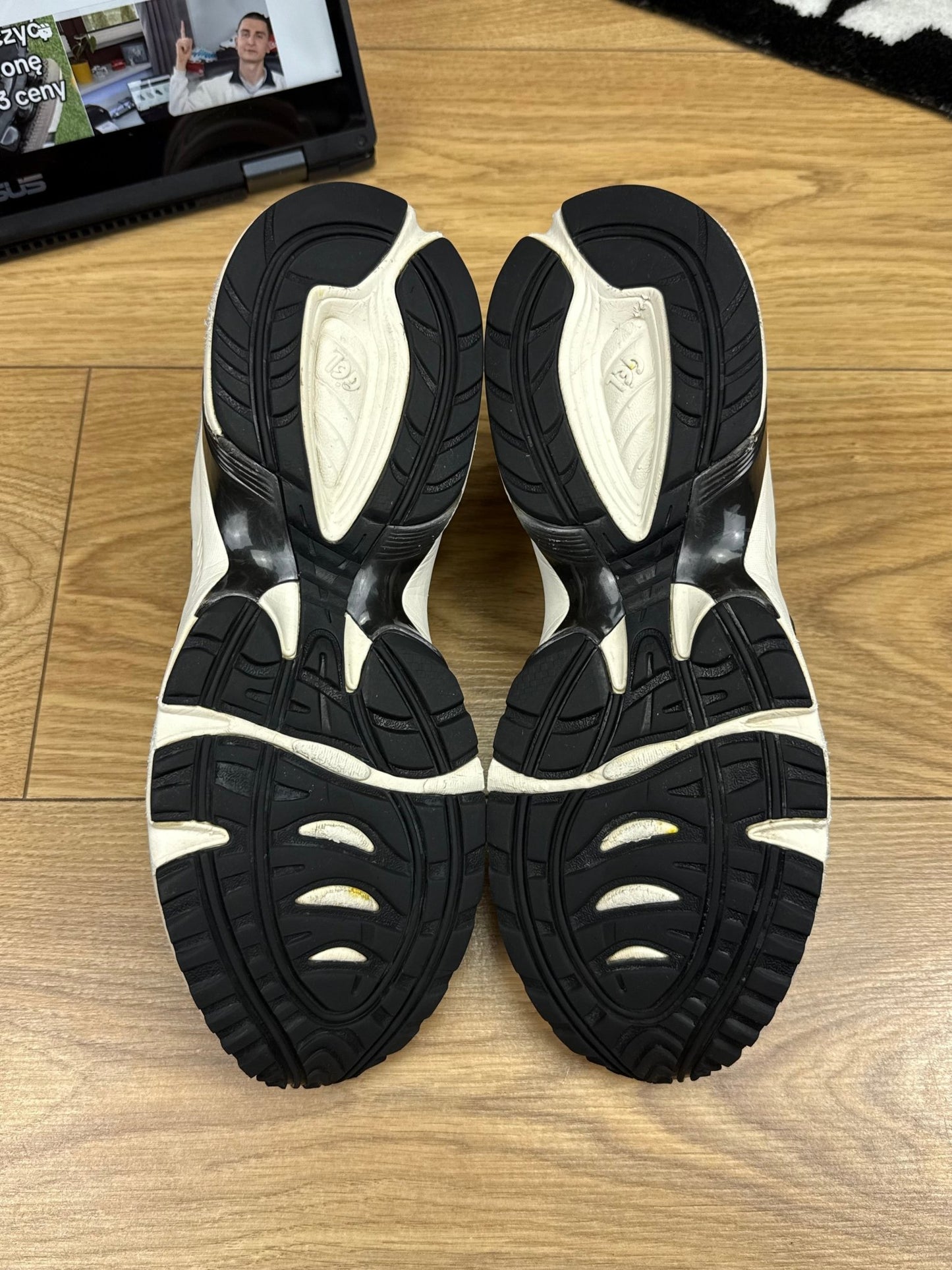 Asics Gel-1090v2 (42)