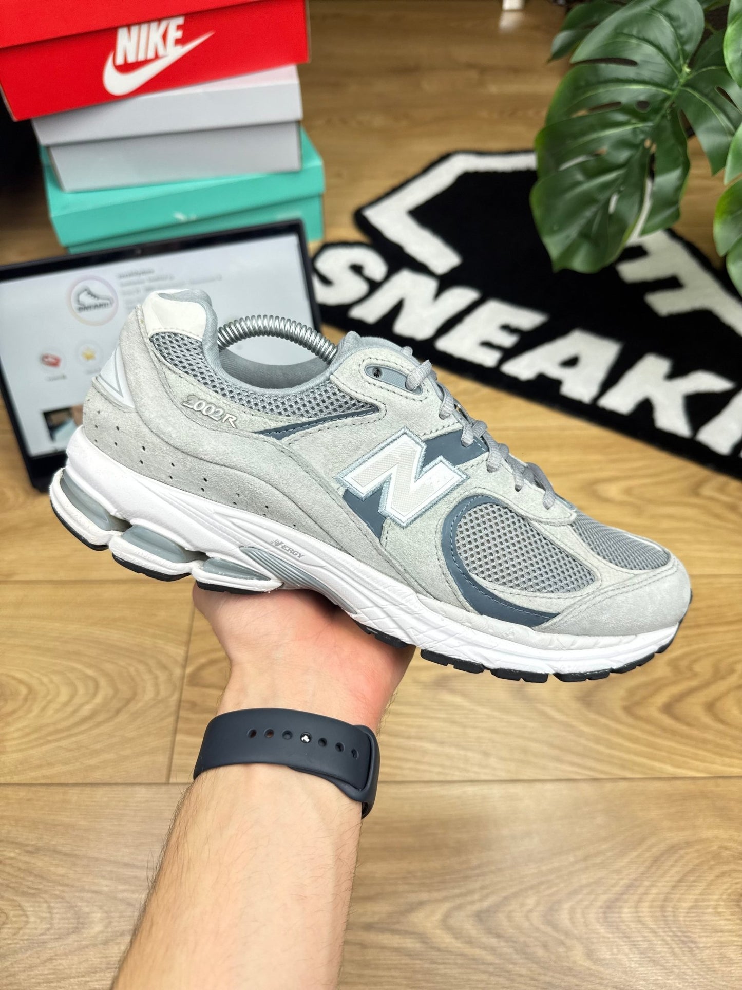 New Balance 2002R (43)