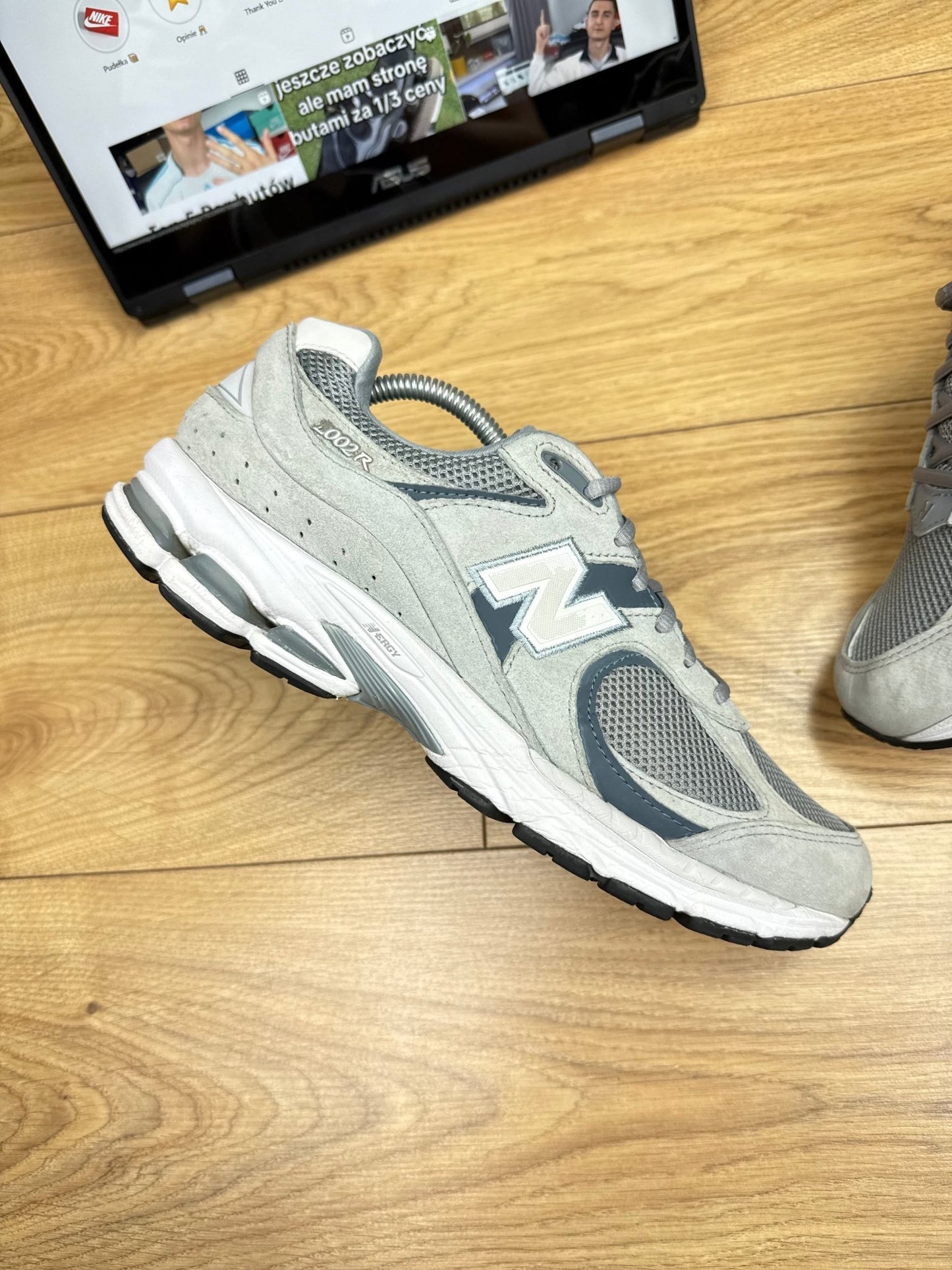 New Balance 2002R (43)