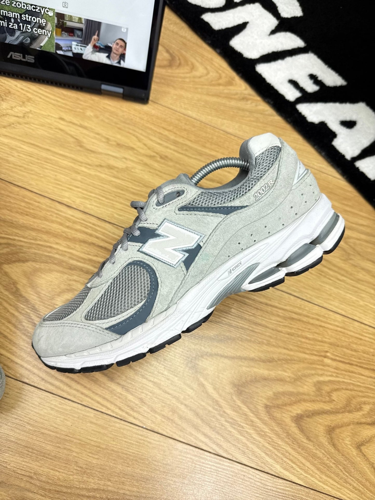 New Balance 2002R (43)