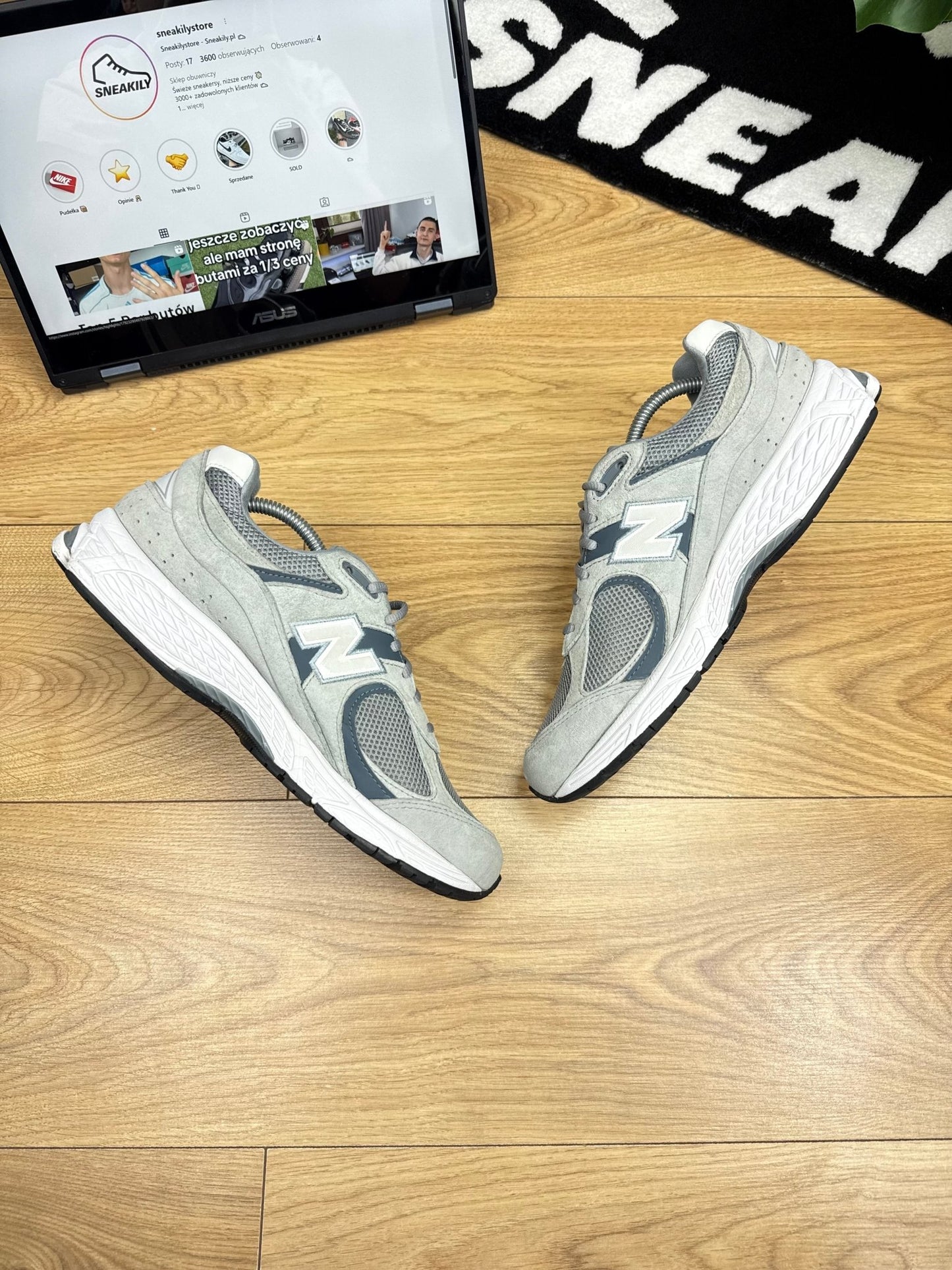 New Balance 2002R (43)