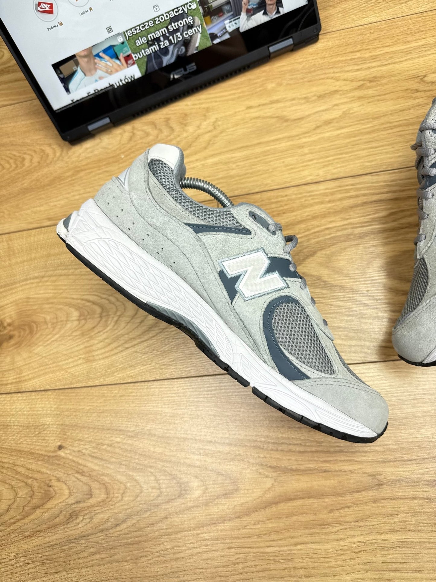 New Balance 2002R (43)