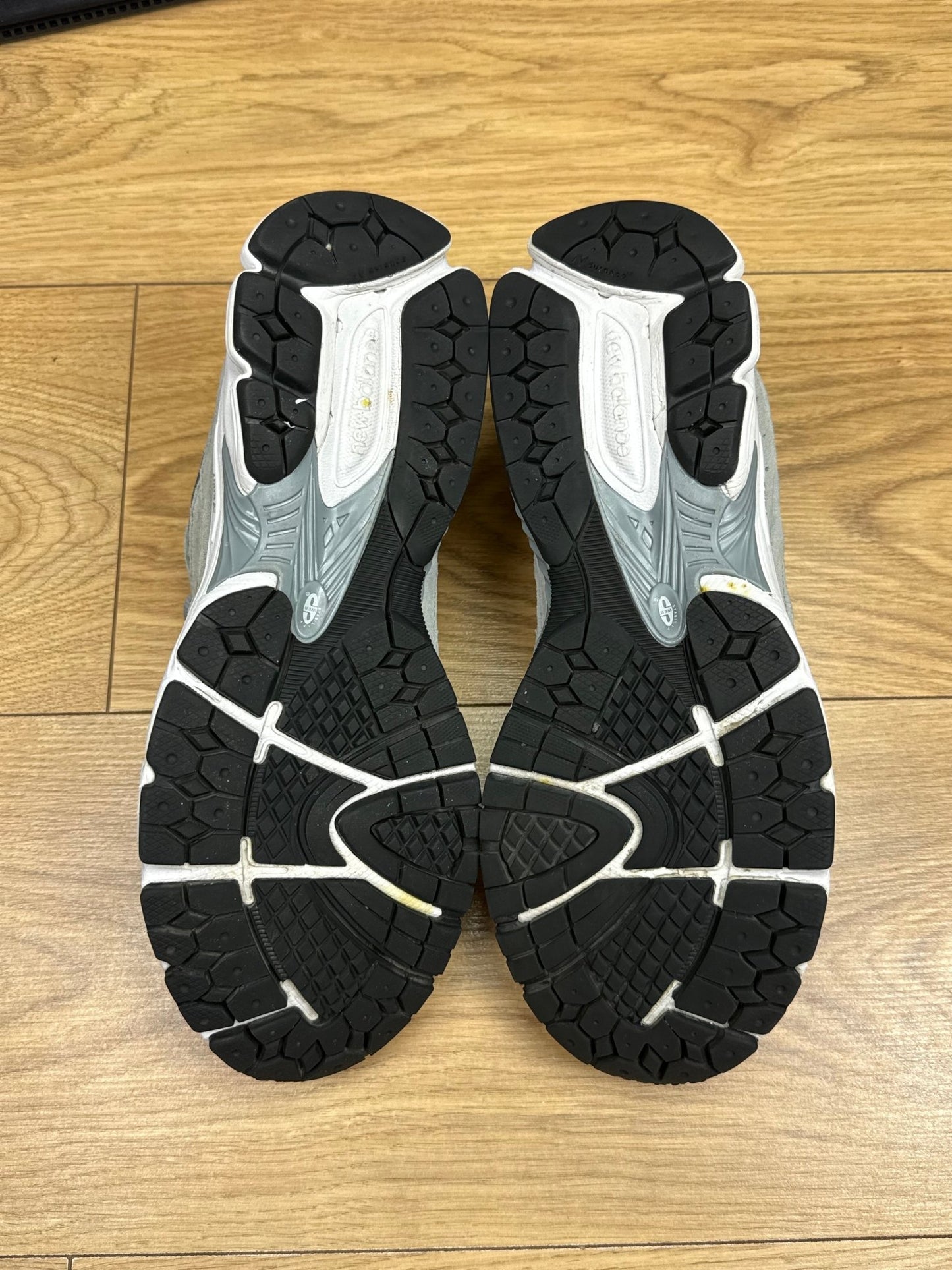 New Balance 2002R (43)