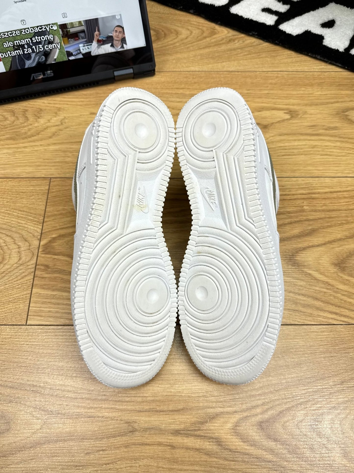 Nike Air Force 1 Low (42)