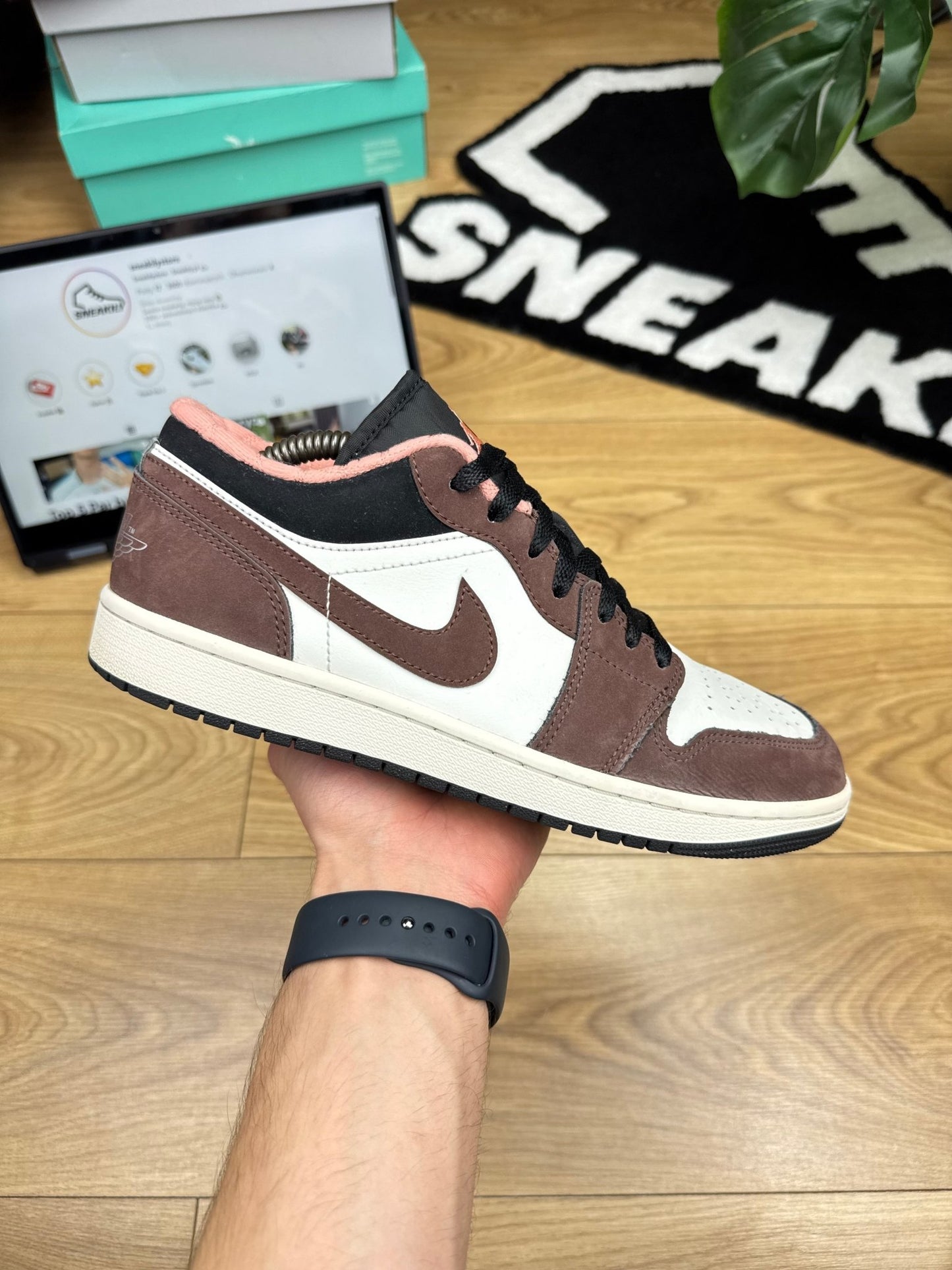 Nike Air Jordan 1 Low (42.5)