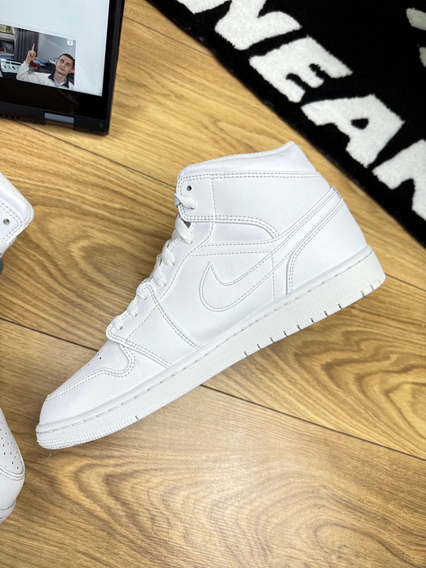 Nike Air Jordan 1 Mid (43)