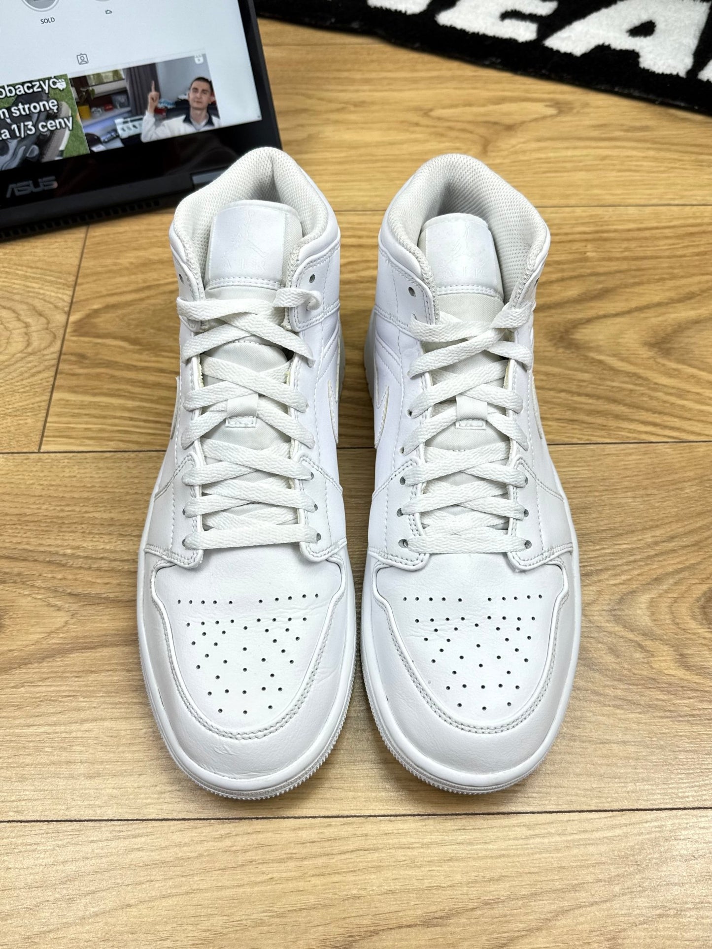 Nike Air Jordan 1 Mid (43)