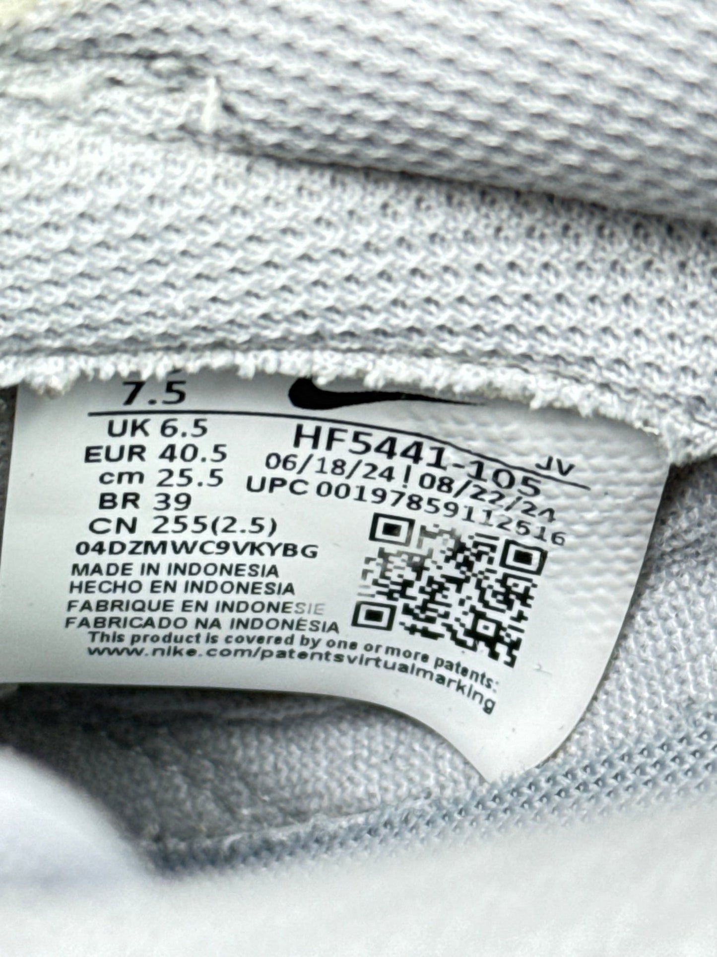 Nike Dunk Low (40.5)