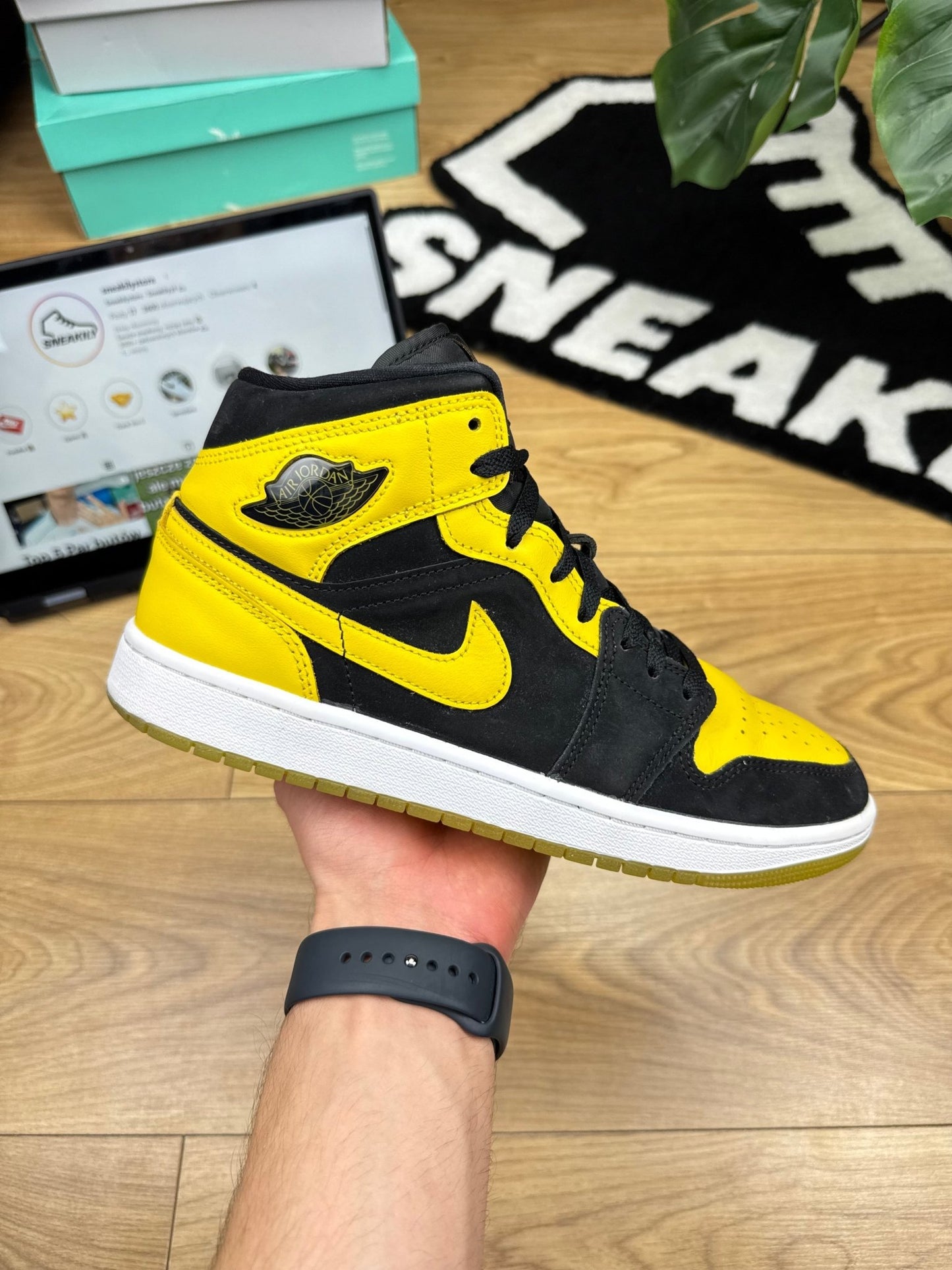 Nike Air Jordan 1 Mid (42.5)