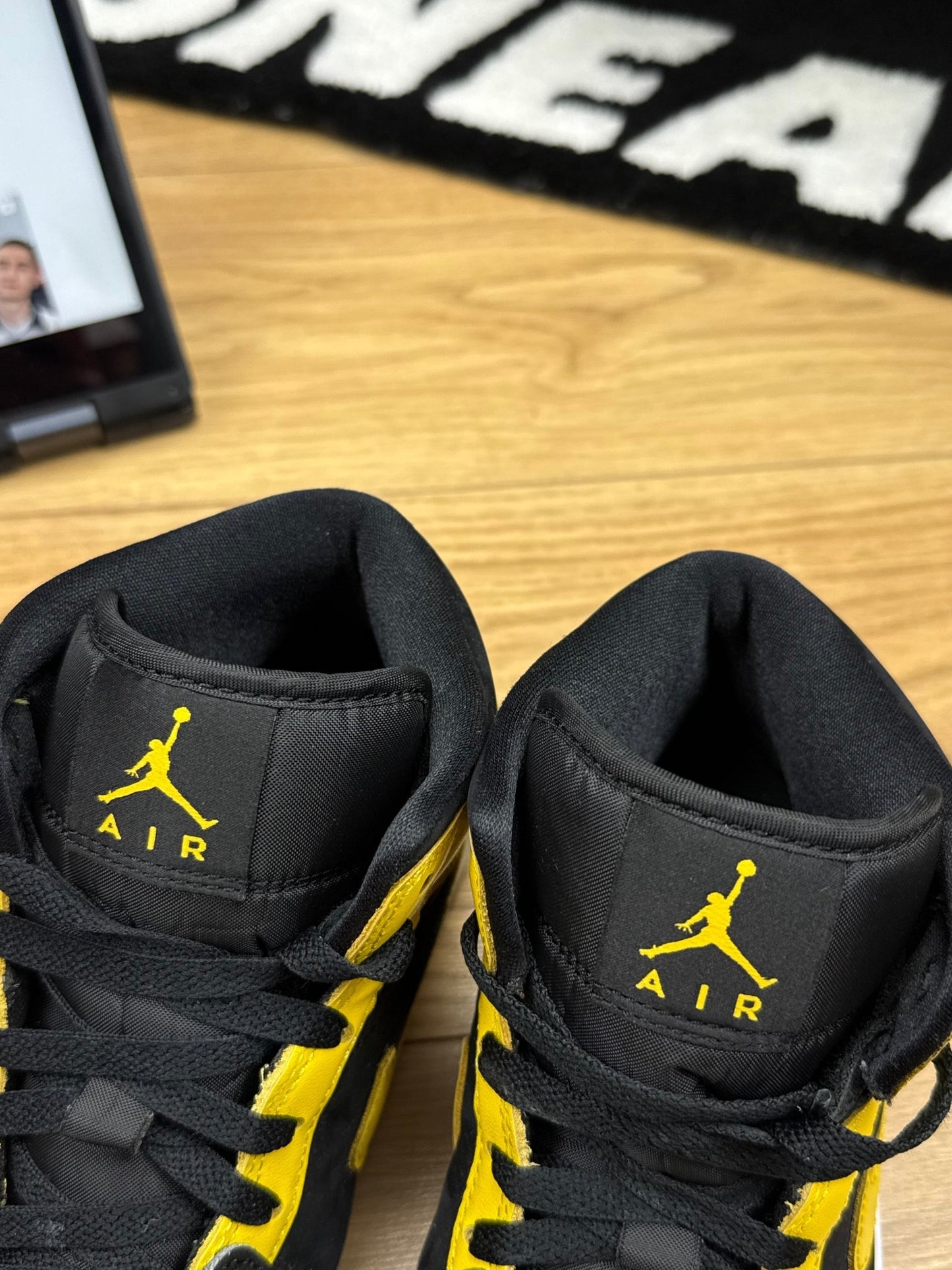 Nike Air Jordan 1 Mid (42.5)