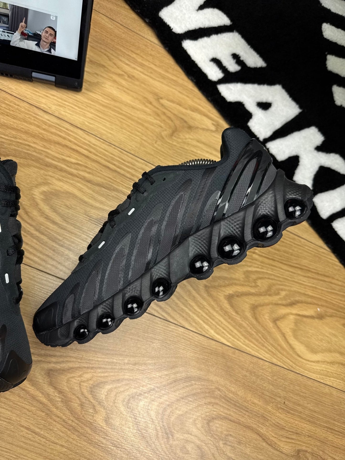 Nike Air Max DN8 (44)