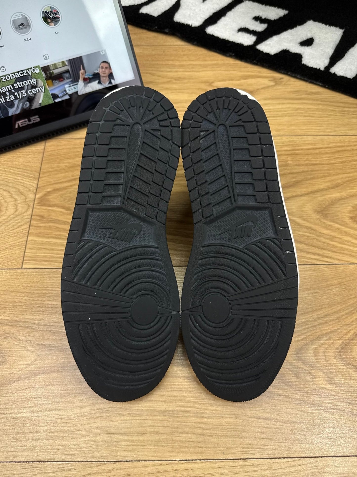 Nike Air Jordan 1 Mid (42.5)