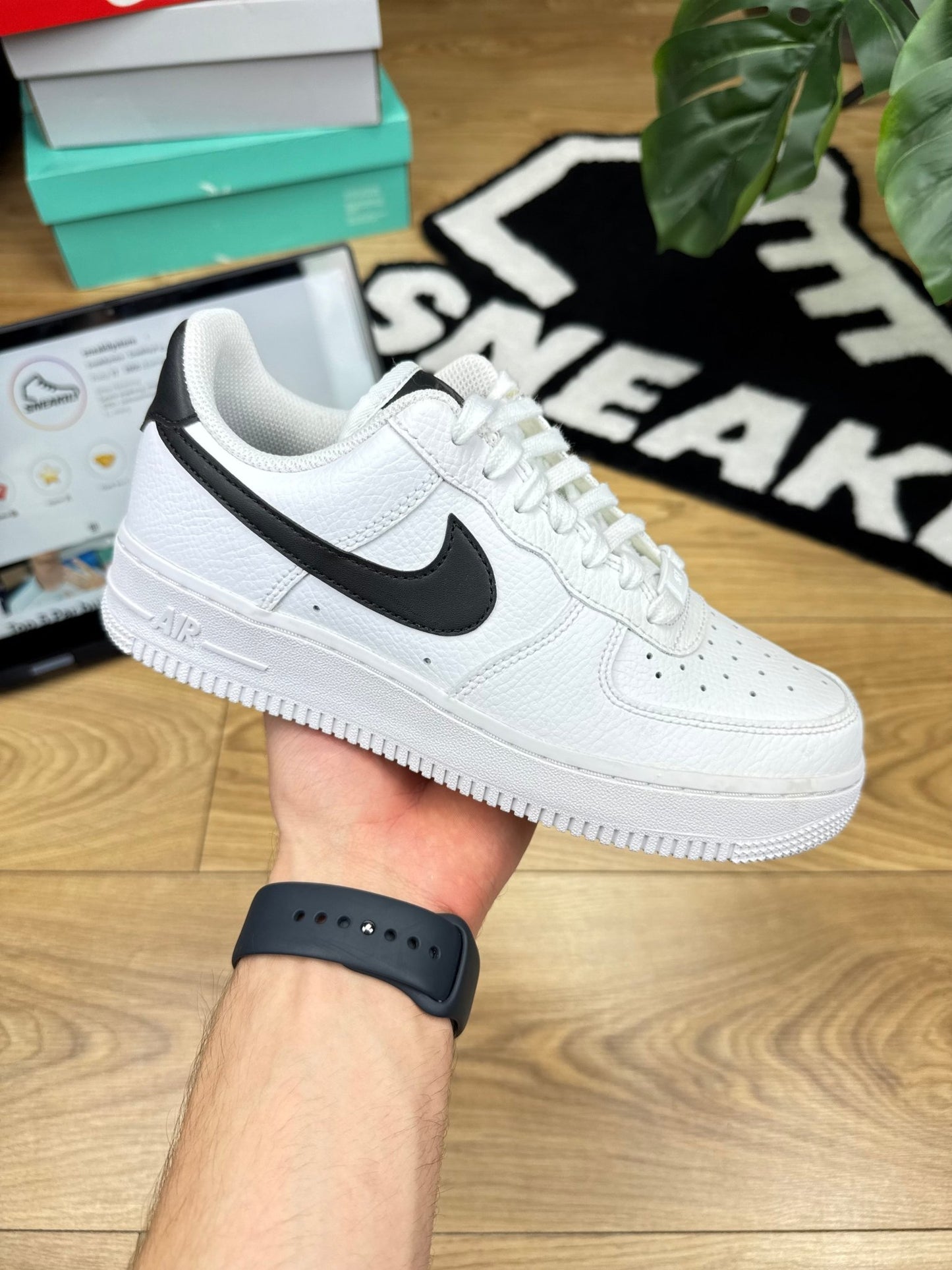 Nike Air Force 1 Low (37.5)