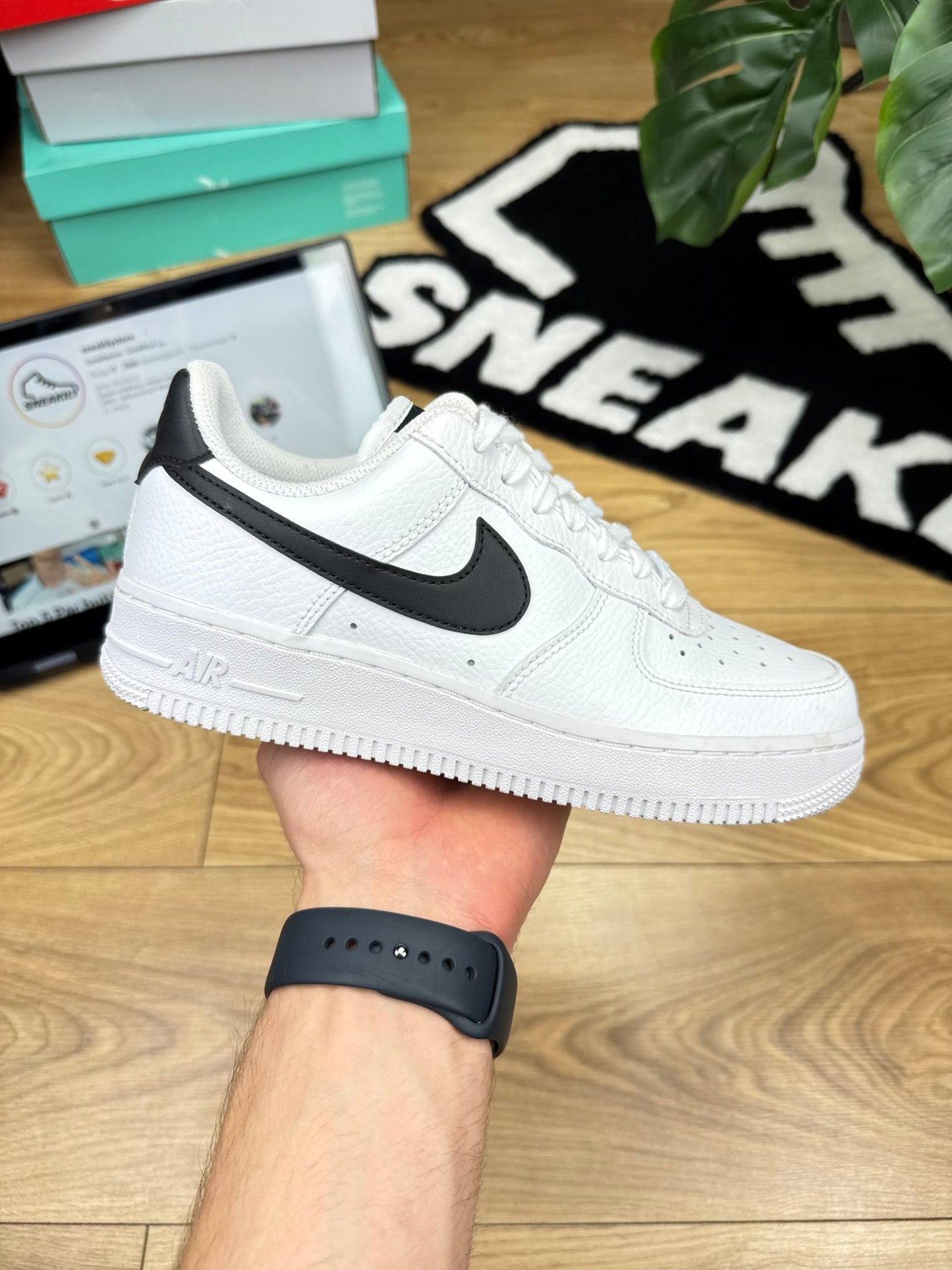 Nike Air Force 1 Low (37.5)