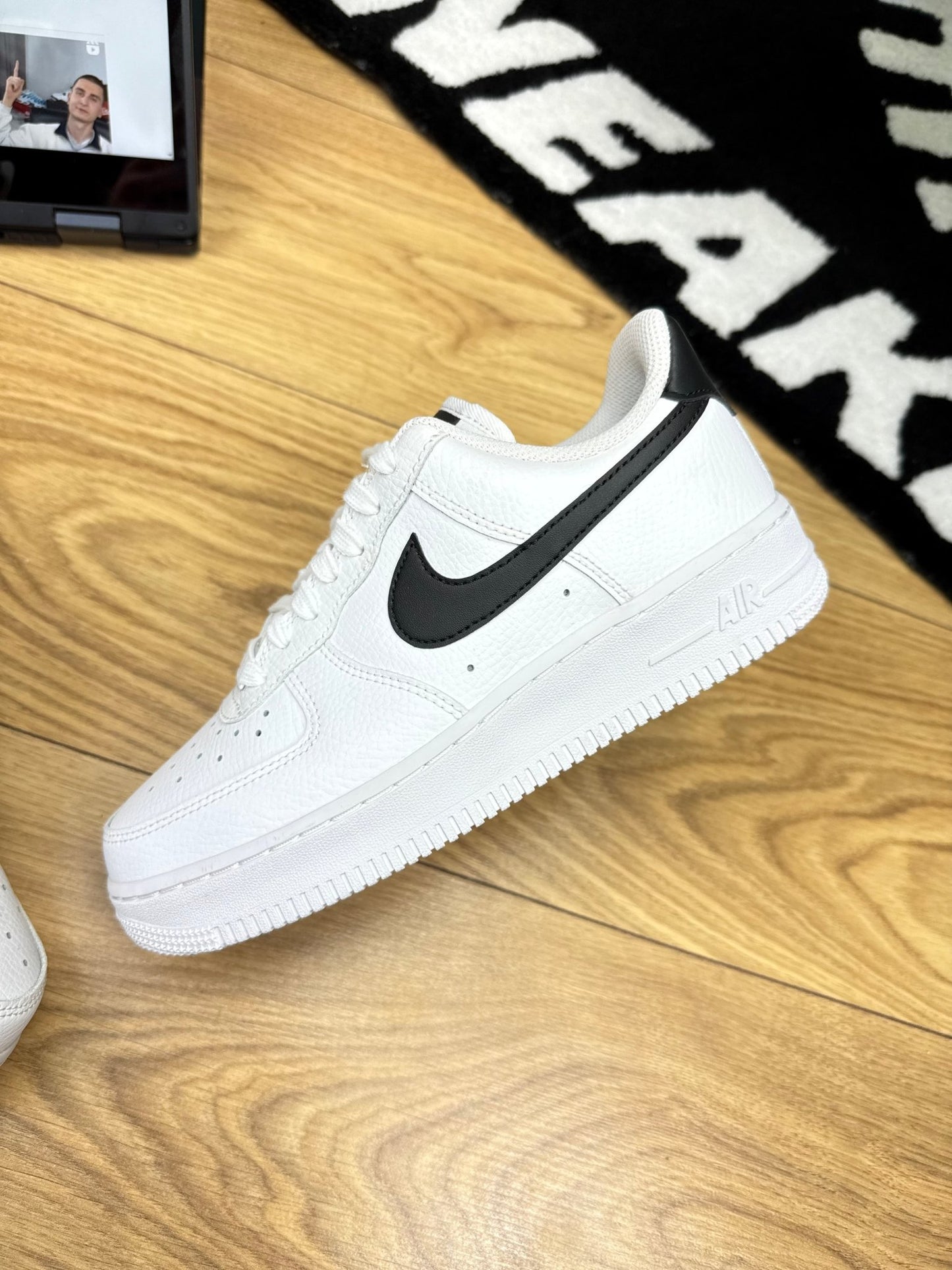 Nike Air Force 1 Low (37.5)