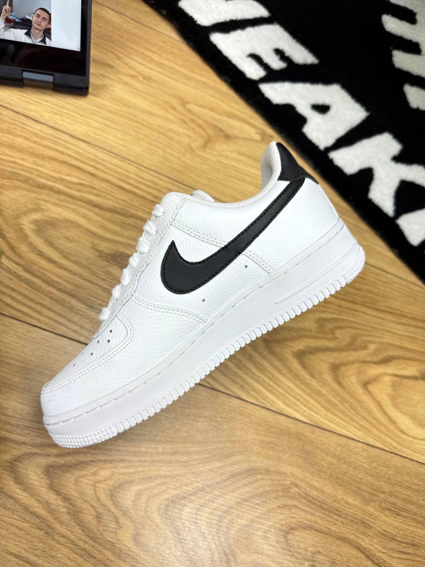 Nike Air Force 1 Low (37.5)