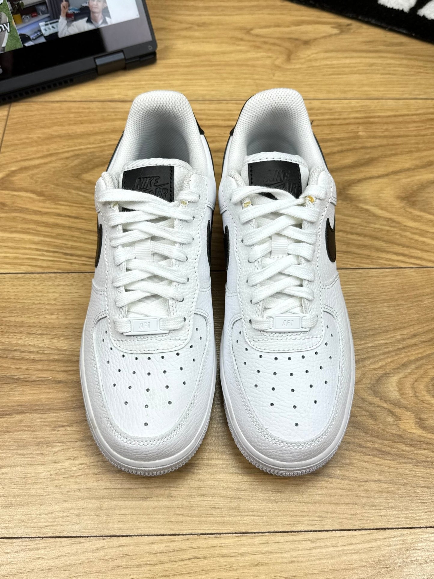 Nike Air Force 1 Low (37.5)