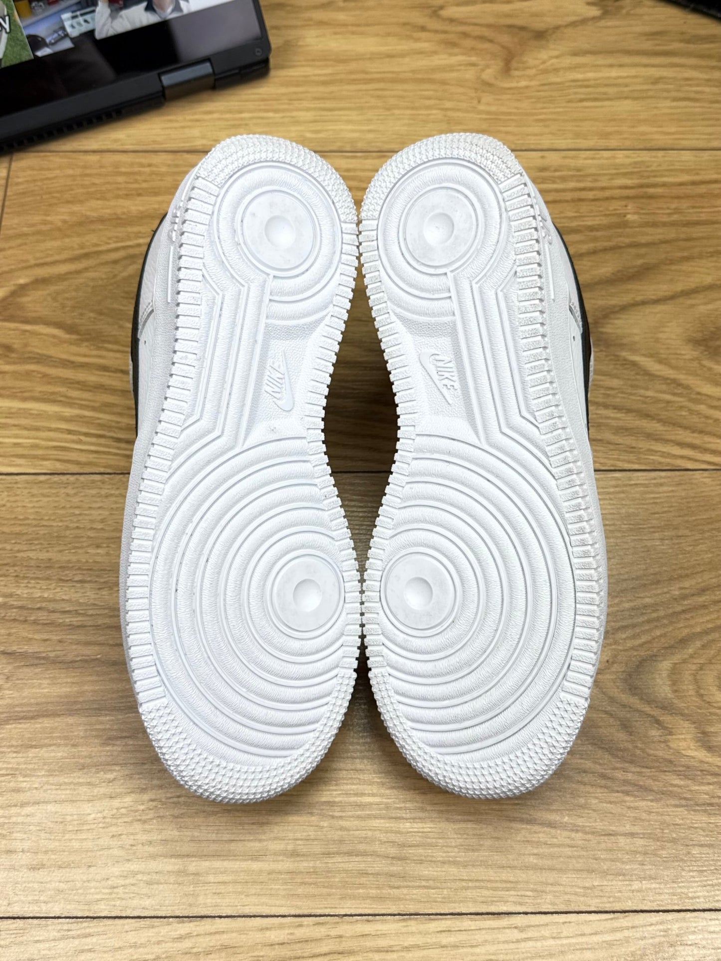 Nike Air Force 1 Low (37.5)