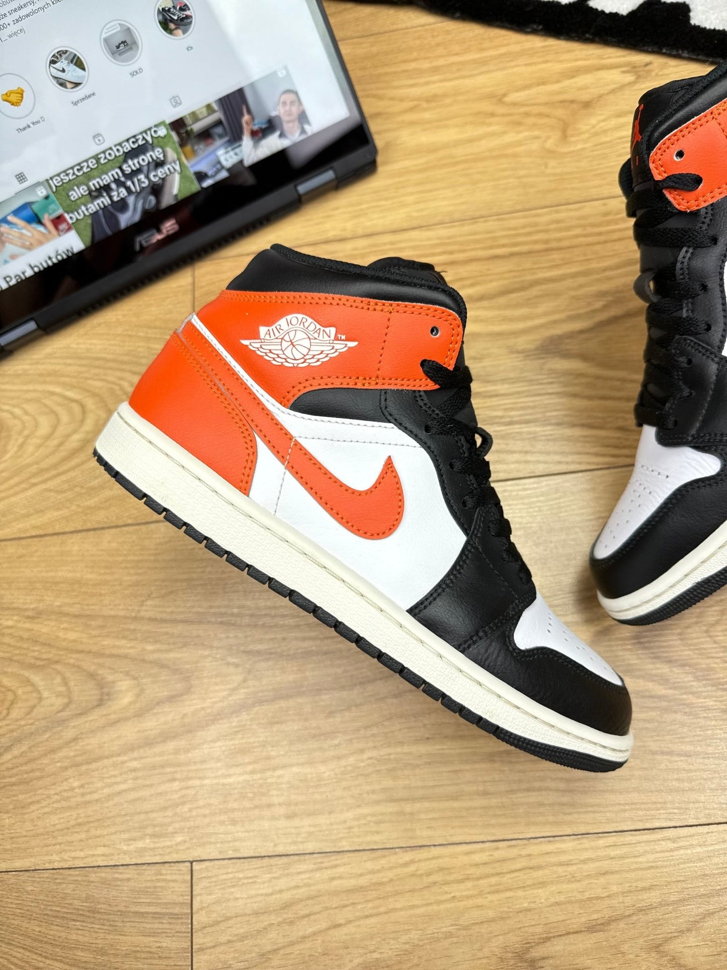 Nike Air Jordan 1 Mid (42)