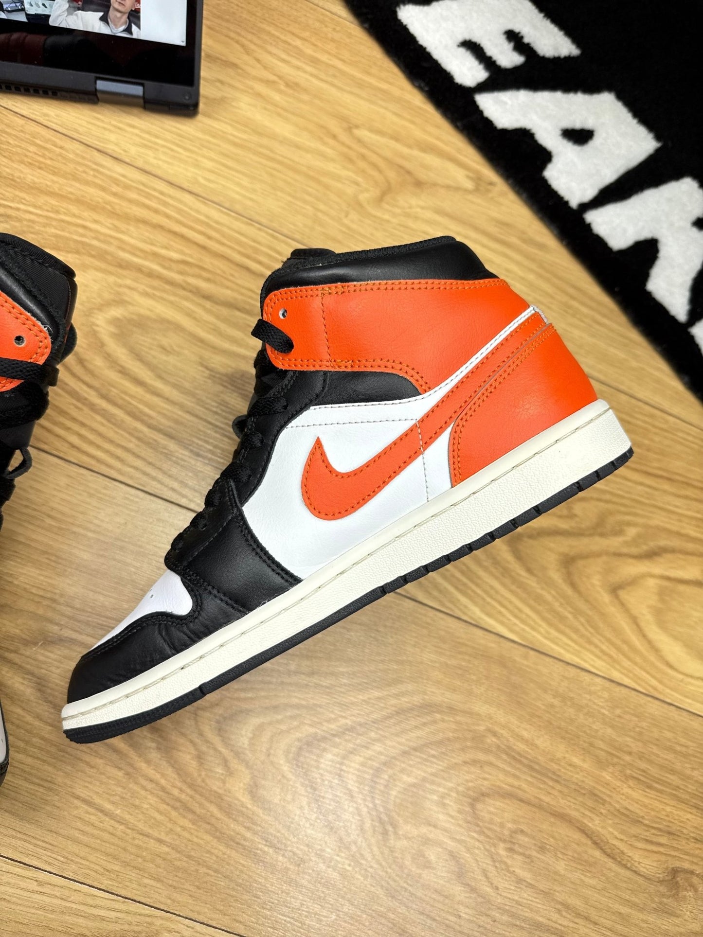 Nike Air Jordan 1 Mid (42)