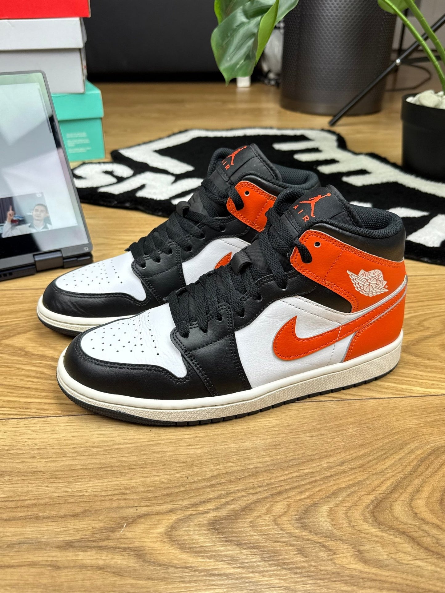 Nike Air Jordan 1 Mid (42)