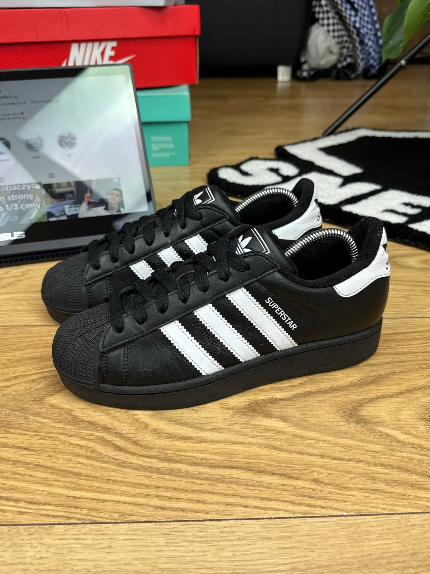 Adidas Superstar (40)