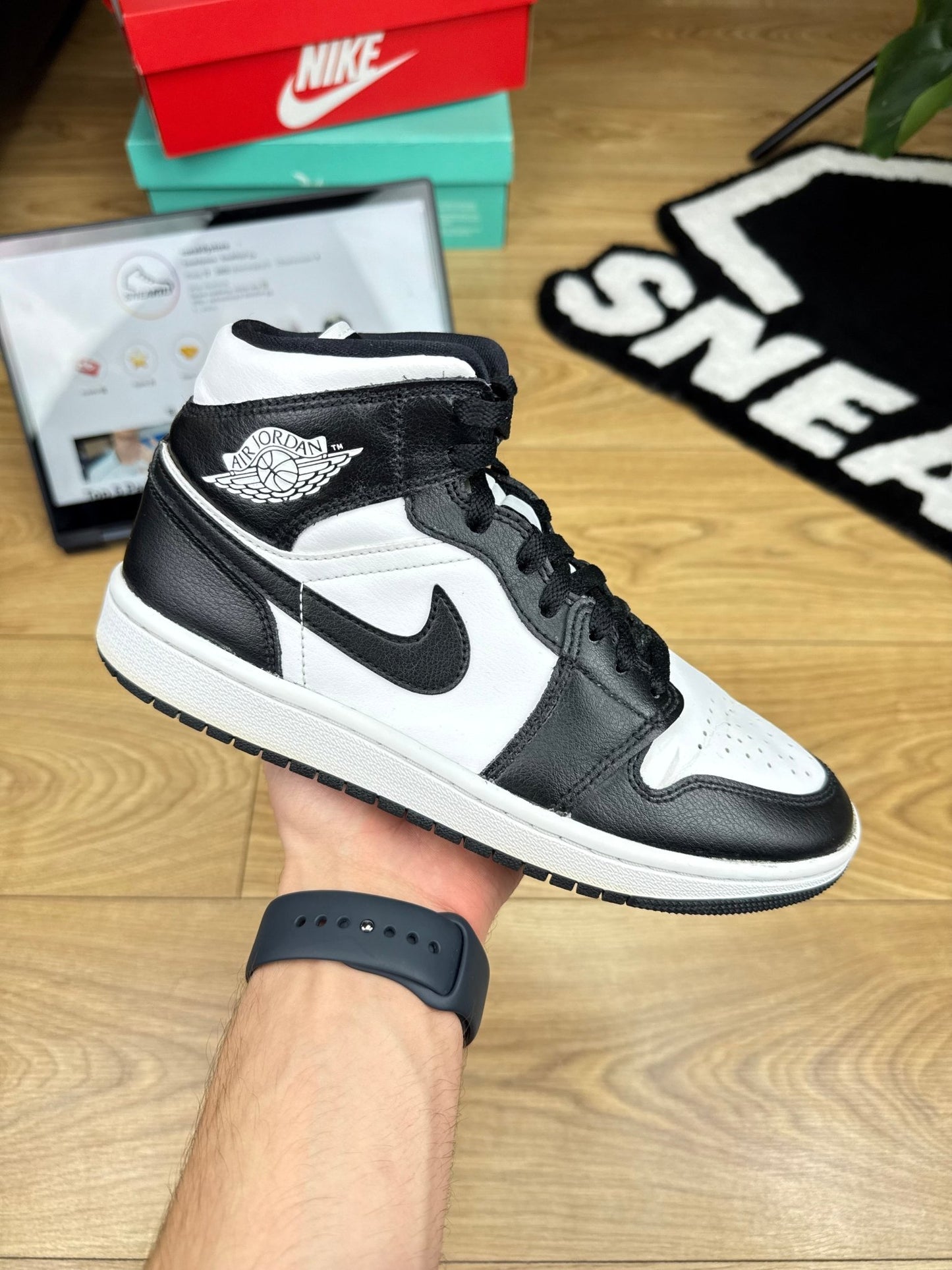 Nike Air Jordan 1 Mid (38.5)