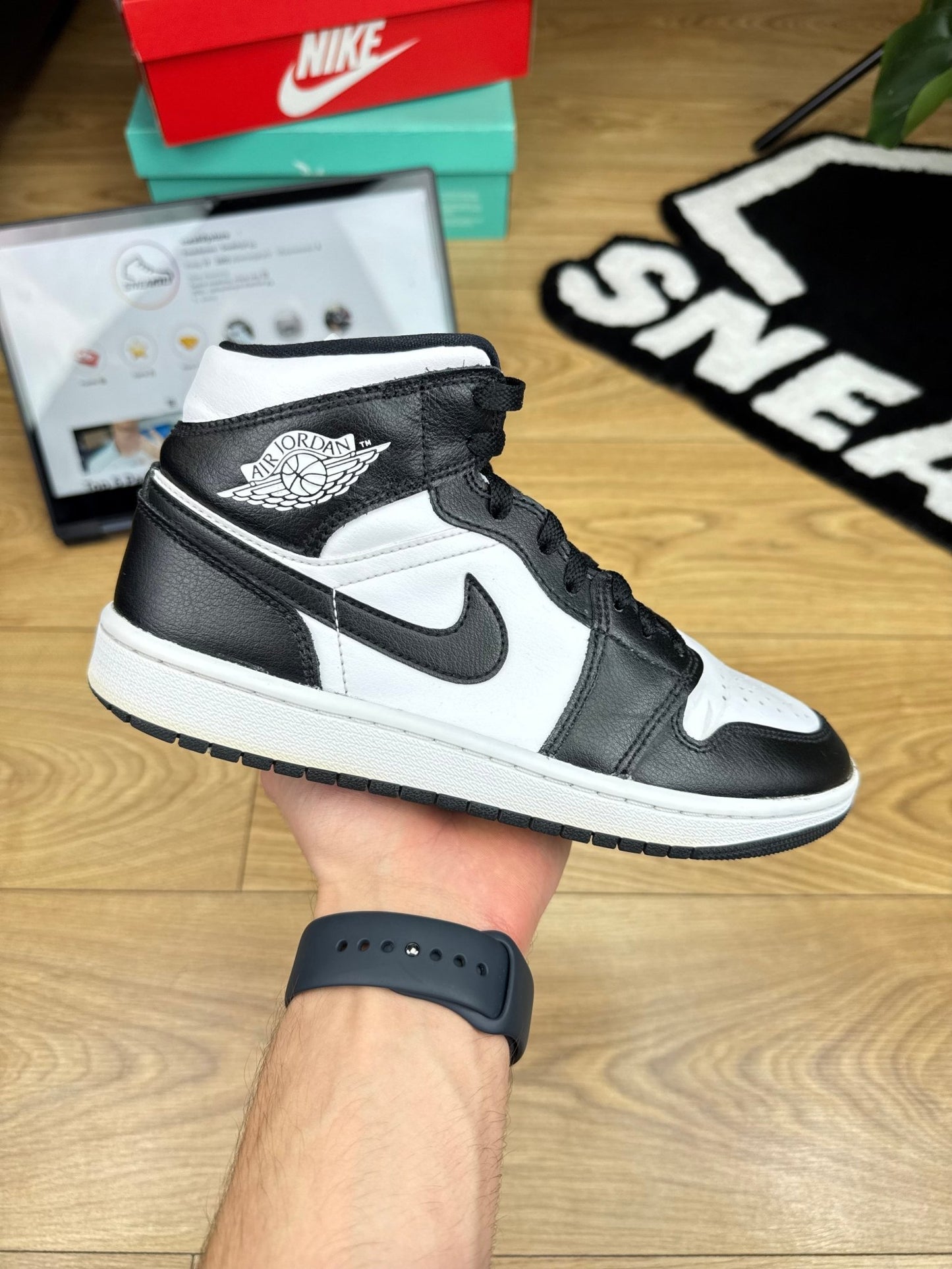 Nike Air Jordan 1 Mid (38.5)