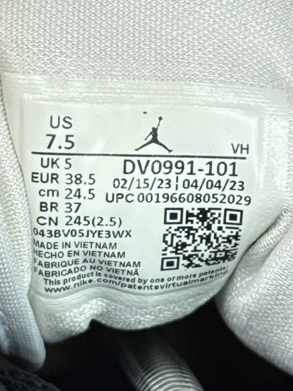 Nike Air Jordan 1 Mid (38.5)