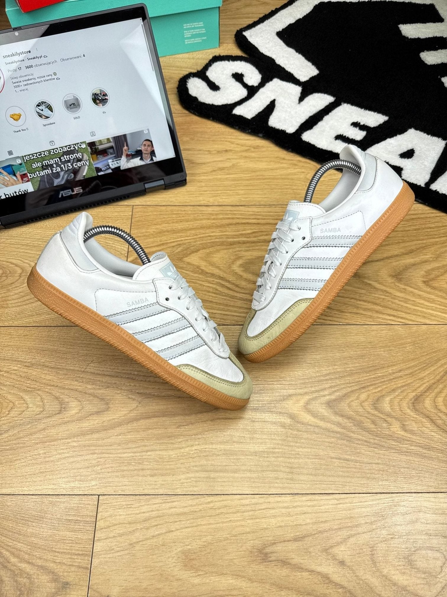 Adidas Samba OG W — buty sportowe damskie w bardzo dobrym stanie rozmiar 38 2/3, widok z góry na zewnętrzną stronę butów