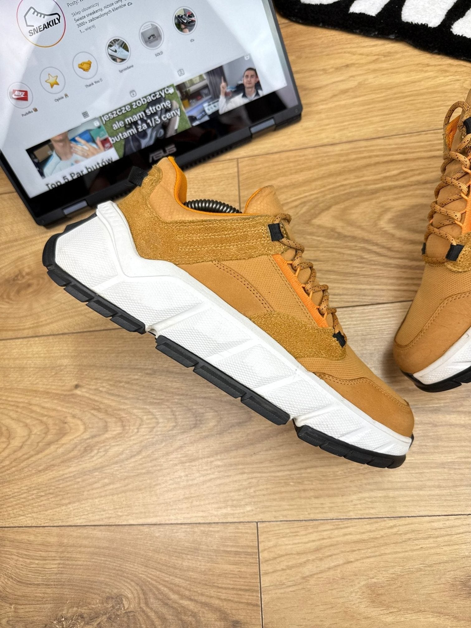 Timberland TBL Turbo Low — buty sportowe męskie w bardzo dobrym stanie rozmiar 43.5, zewnętrzny panel prawego buta